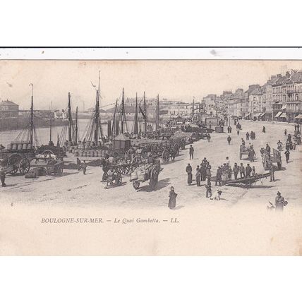 EC942 BOULOGNE SUR MER -LE QUAI GAMBETTA . LL PRINTED POSTCARD