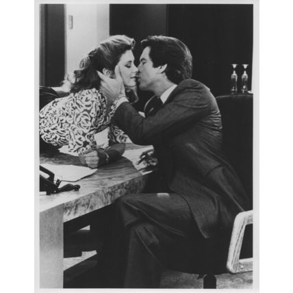 PHOTOGRAPH - REMINGTON STEELE (TV SERIES)