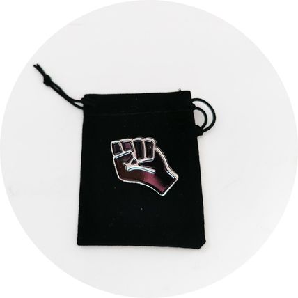 Black Fist Northern Soul Pin Badge Enamel 3.1 cm x 2.5 cm Gift BLM Lapel BA34