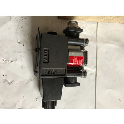 NEW PARKER HANNIFIN D1VW8KVYCH5630 75 DIRECTIONAL CONTROL VALVE,BT