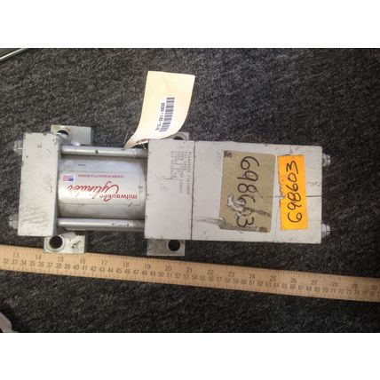 NEW MILWAUKEE C16790 LHBD42 HYDRAULIC CYLINDER,BORE 3.25,STROKE 2.00,1450 PSI,AR