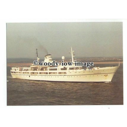 LN0581 - Liner - Illiria leaving Newhaven - postcard