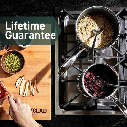 Hexclad Hybrid Nonstick 1-Quart Saucepan with Tempered Glass Lid, Stay-Cool Hand