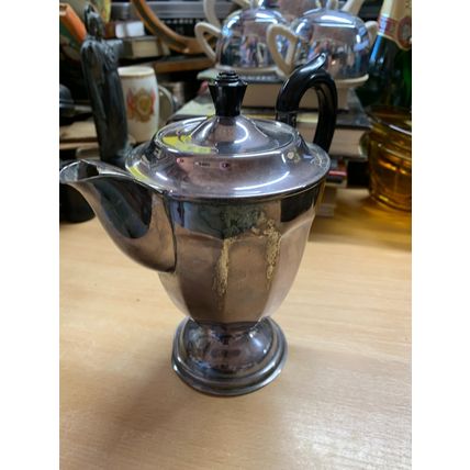 VINERS OF SHEFFIELD EPNS ART DECO COFFEE POT WITH BAKELITE HANDLE (P5)