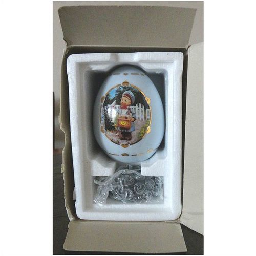 Porcelain egg Postman 1993 M. I. Hummel Danbury Mint vintage collectible