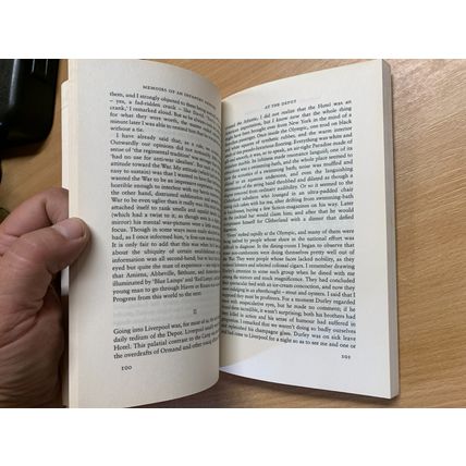 1997 SIEGFRIED SASSOON "MEMOIRS OF AN INFANTRY OFFICER" PAPERBACK BOOK (P2)
