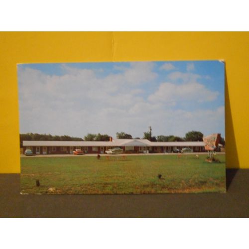 Capri Motel,St.Johns Michigan Postcard