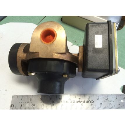 NEW UFM UNIVERSAL FLOW METER MN-B30G-16BP-A3-PC4M-Z86 40 GPM,1" NPT B50998,BQ
