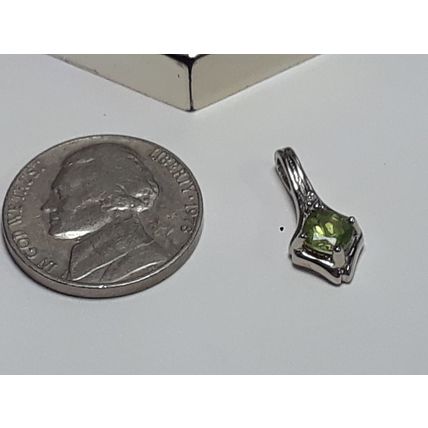 Estate .45ctw Natural Cushion Cut Peridot & Diamond 14Kt White Gold Pendant20593