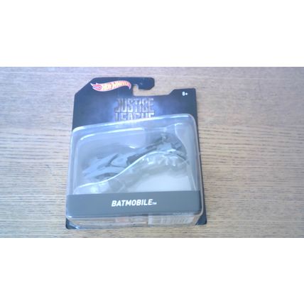 JUSTICE LEAGUE: BATMOBILE (Film Tie-in) Hot Wheels (2017) Mint on Card