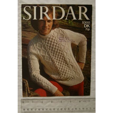 Vintage: Sirdar 5300 aran sweater, DK, 38-41 inch chest