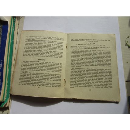 MR CUTHBERT'S GUIDE TO GROWING ROSES 1953 1st ed pocket book 32 pages =