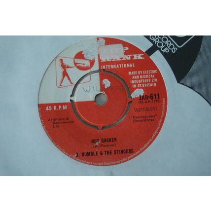 A3-B. BUMBLE & THE STINGERS-NUT ROCKER-UK 7" SINGLE-1962-NM- ROCK ‘N ROLL