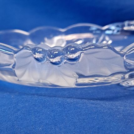Mikasa CHRISTMAS BLOOM Glass SWEET DISH Plate Frosted Poinsettia Candy Nut Bowl