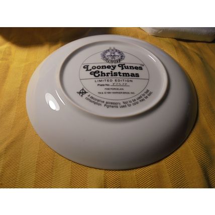Limited Edition 1991 WARNER BROS. "Merry Christmas" Collector Plate!! $25.00!!