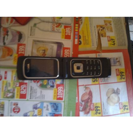 Nokia 6555 phone for sale, broken screen !