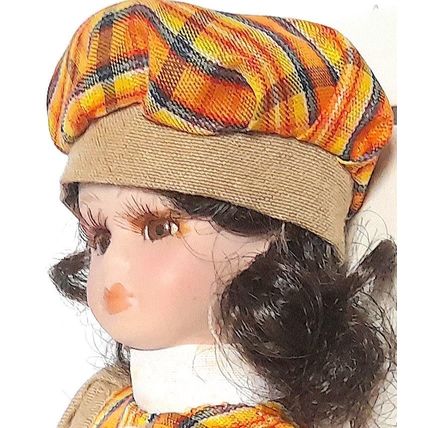 PORCELAIN DOLL - ORIGINAL BOX - BONNIE in ORANGE TARTAN and HAT 16 cm VERY GOOD