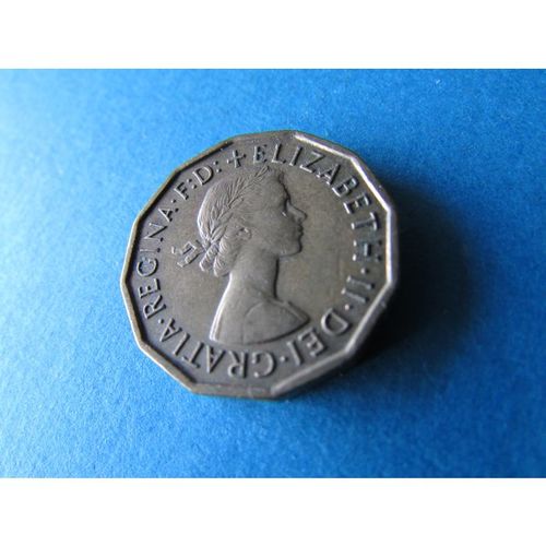 1966 QUEEN ELIZABETH II BRASS THREEPENCE - COIN - 5 FREE POST. AB