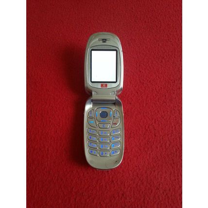 Samsung e310 phone for sale all defective!