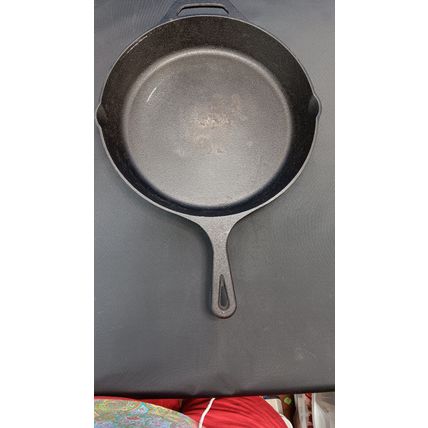 Utopia Kitchen Pan Cast Iron Round Surface Heavy 12