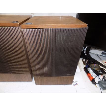 Vintage Pair of Bose 501 Speakers One Has Tweeter Issue