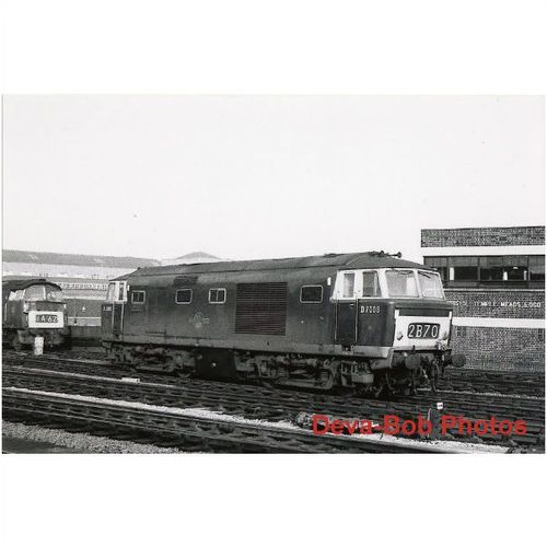 Railway Photo BR Class 35 Hymek D7008 BRISTOL TEMPLE MEADS Diesel Loco