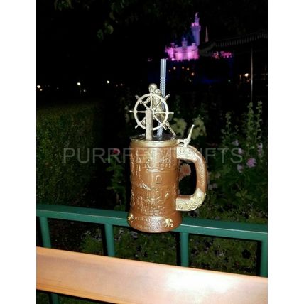 DISNEY DISNEYLAND PIRATES OF THE CARIBBEAN STEIN MUG ALE CUP W/ LID & STRAW~NEW~