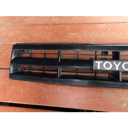 1984 85 86 87 Toyota Corolla Grill OEM 53111-12720