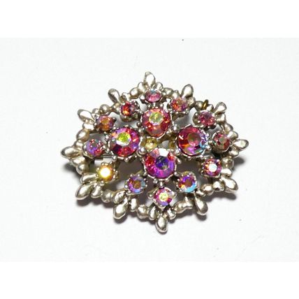 VINTAGE 1990-s Oval Silvertone Pink Aurora Borealis Rhinestone Cluster BROOCH.