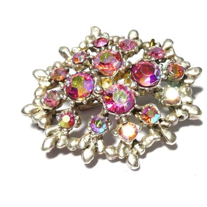 VINTAGE 1990-s Oval Silvertone Pink Aurora Borealis Rhinestone Cluster BROOCH.