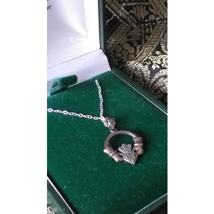 Vintage 1990-s Irish Celtic Claddagh 925 Sterling Silver Necklace in Box.