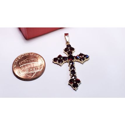 Estate 3ctw Natural round Garnet 14Kt Yellow Gold 1.25"X 7/8" Cross Pendant20807