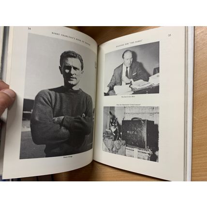 1960 "BOBBY CHARLTON'S BOOK OF SOCCER" 1ST ED MAN UTD FOOTBALL HB BOOK (P4)