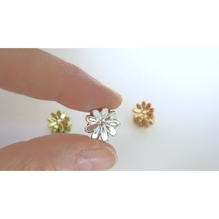 Micro mini extra tiny metalic colored daisy flower acrylic hair claw clip