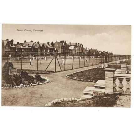 Gt Yarmouth, Tennis Courts, Norfolk, Postcard.