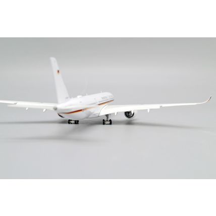 JC WINGS JCLH4246A 1/400 GERMAN AIR FORCE A350 REG: 10+01 FLAP DOWN W/ANTENNA