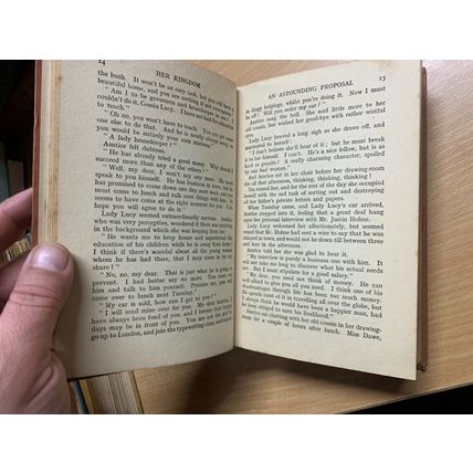 c1920s AMY LE FEUVRE "HER KINGDOM" FICTION ANTIQUE HARDBACK BOOK (P4)