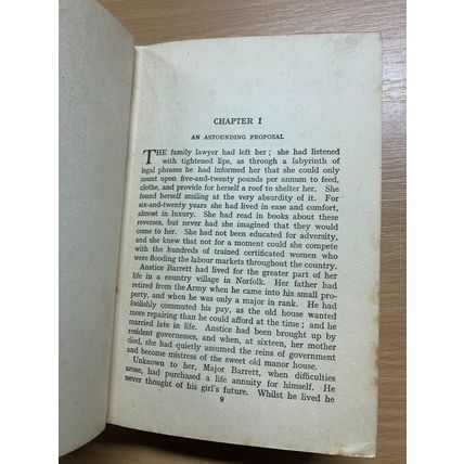 c1920s AMY LE FEUVRE "HER KINGDOM" FICTION ANTIQUE HARDBACK BOOK (P4)