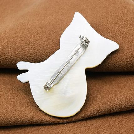 Cute & Quirky Handmade Natural Shell Kitty Brooch/ Pin
