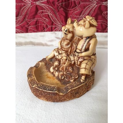 Vintage Courting Couple Pigs Heavy Resin Ashtray Collectable