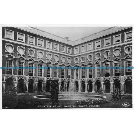 R091073 Fountain Court. Hampton Court Palace. J. M. J. J. and S. 1948
