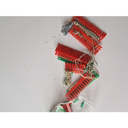 Vintage 1970's Christmas Card Holder String and Pegs