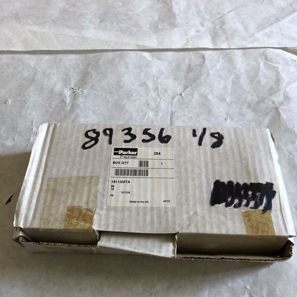 new PARKER 19114MTA PNEUMATIC VALVE DIRECTIONAL CONTROL W/ B-12 COIL,BK