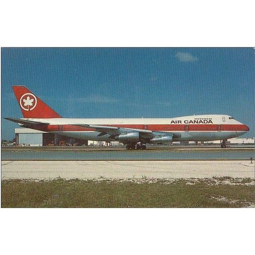 Air Canada Boeing B747 233B Aircraft Postcard (A10802)