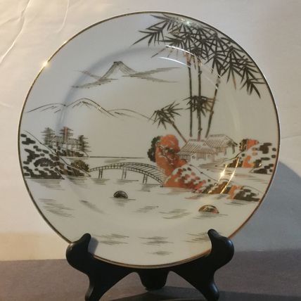 Kutani (KUT ?-series ID unknown) Hand-Painted Gold on White 10" Dinner Plate