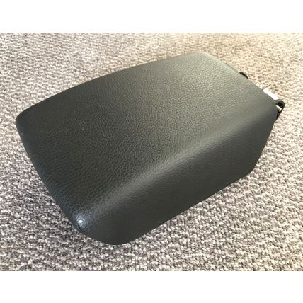 ASTRA J Mk6 Leather EXTENDING ARMREST from 2015 car pt no 200329800 with hinge