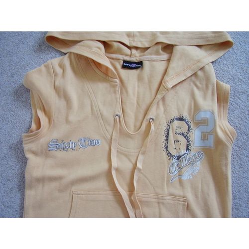 Wemens -girls yellow top,size 8 UK,short sleeves,good condition