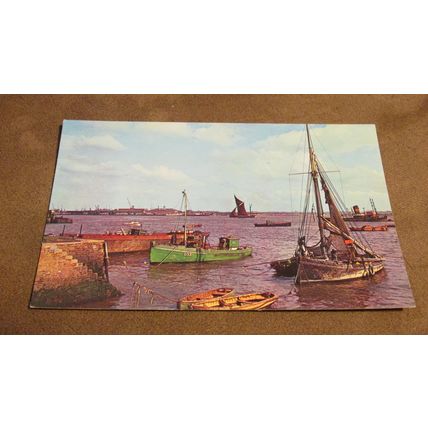 Williams Postcard - Fishing Boats @ Gravesend, Kent