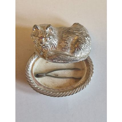 Vintage 1970's "Silver" Cat in basket Pill Box