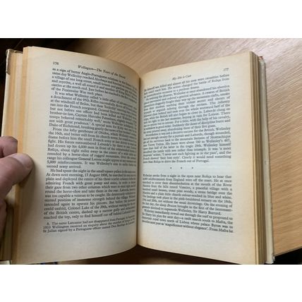 1972 "WELLINGTON - THE YEARS OF THE SWORD" ELIZABETH LONGFORD HARDBACK BOOK (P4)